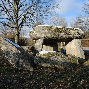 Dolmen dit La-Pierre-aux-Fées