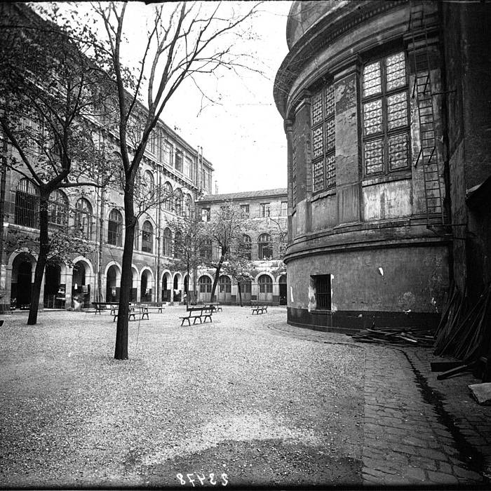 Photo de Ancienne prison Saint-Lazare, devenue hôpital Saint-Lazare