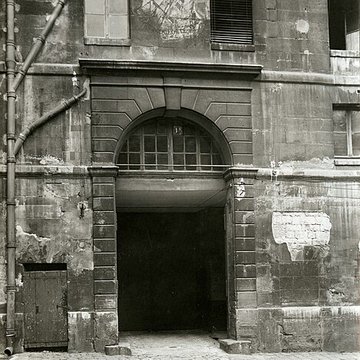 Ancienne prison Saint-Lazare, devenue hôpital Saint-Lazare