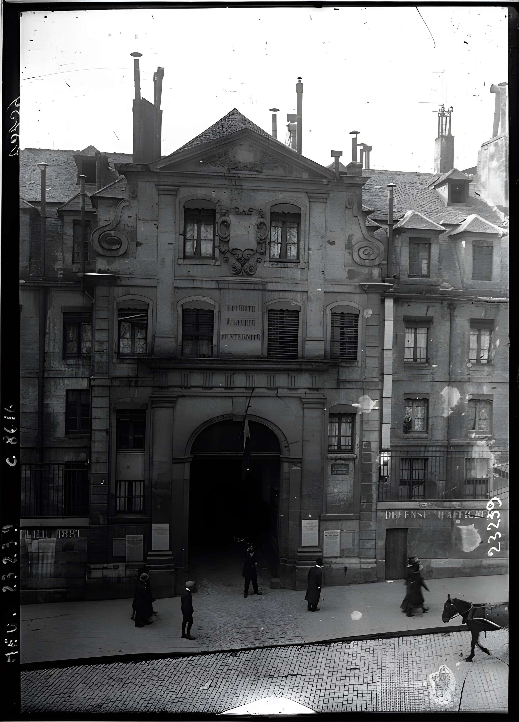 Ancienne prison Saint-Lazare, devenue hôpital Saint-Lazare