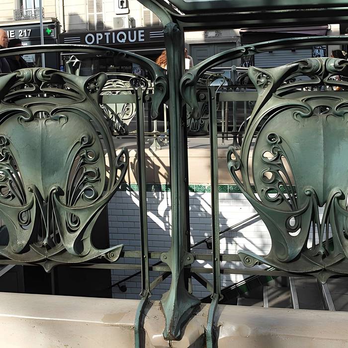 Photo de Métropolitain, station Louis-Blanc