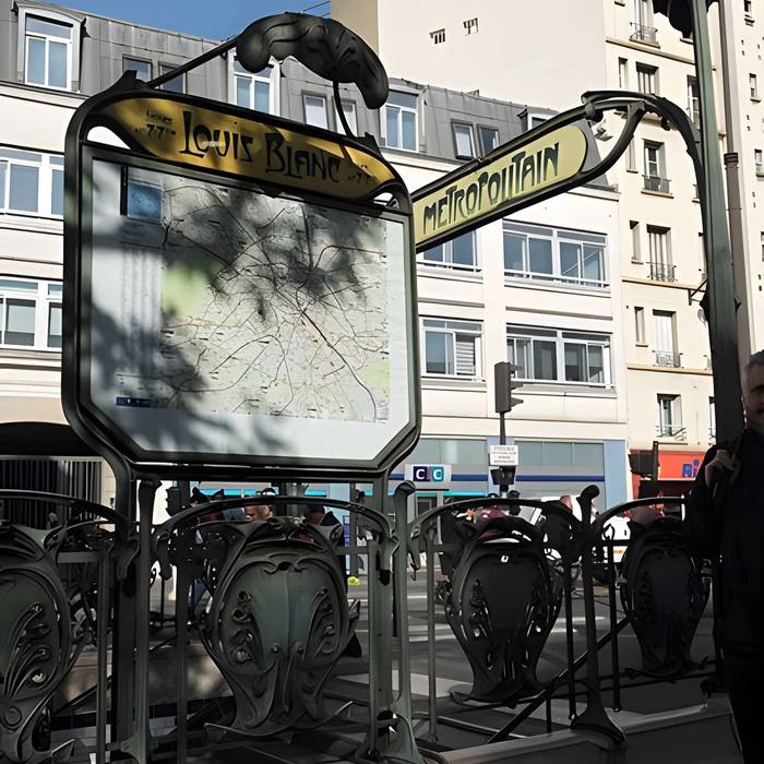 Photo de Métropolitain, station Louis-Blanc