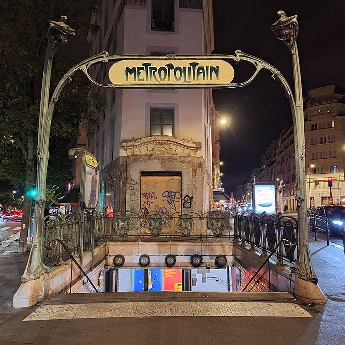 Photo de Métropolitain, station Louis-Blanc