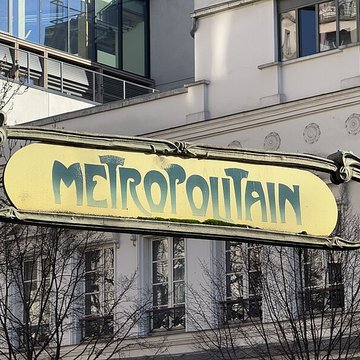 Métropolitain, station Louis-Blanc