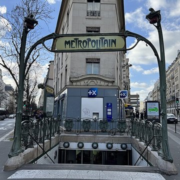 Métropolitain, station Louis-Blanc