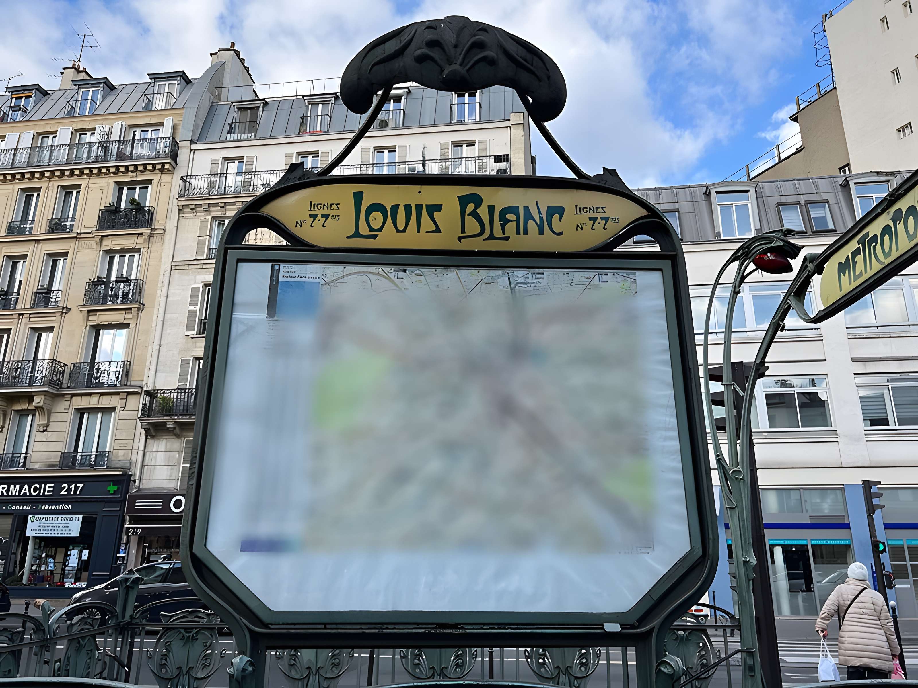 Métropolitain, station Louis-Blanc