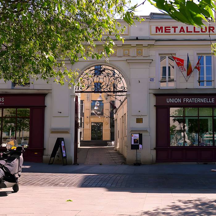 Photo de Ancienne fabrique dinstruments de musique  Gautrot-Couesnon , actuellement immeuble de lUnion Fraternelle des Métallurgistes