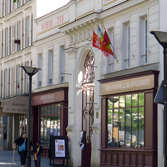 Photo de Ancienne fabrique dinstruments de musique  Gautrot-Couesnon , actuellement immeuble de lUnion Fraternelle des Métallurgistes