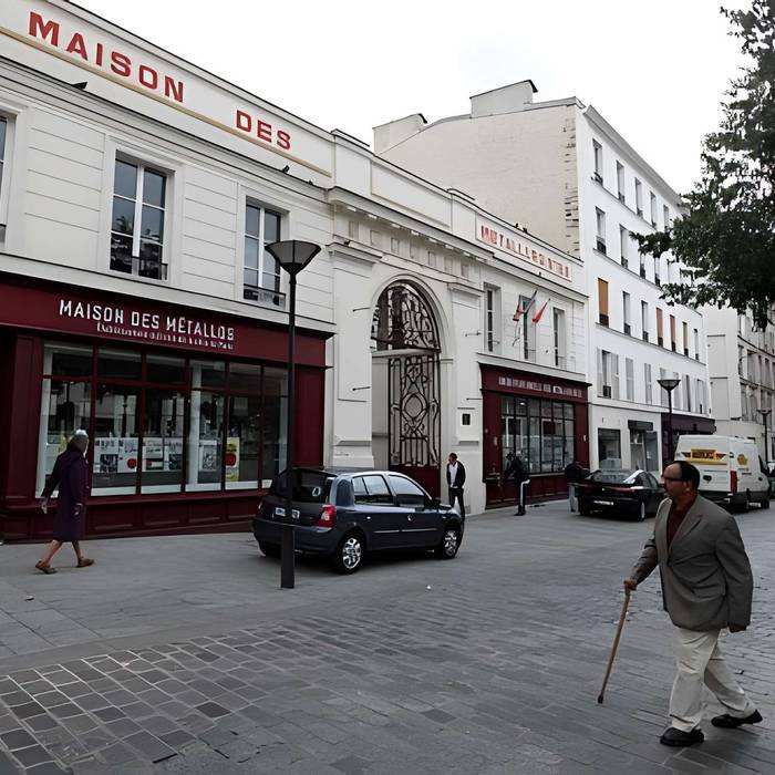 Photo de Ancienne fabrique dinstruments de musique  Gautrot-Couesnon , actuellement immeuble de lUnion Fraternelle des Métallurgistes
