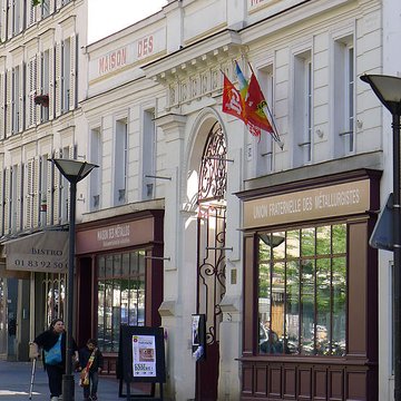 Ancienne fabrique dinstruments de musique  Gautrot-Couesnon , actuellement immeuble de lUnion Fraternelle des Métallurgistes