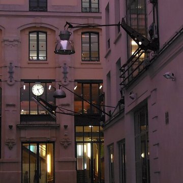 Ancienne fabrique dinstruments de musique  Gautrot-Couesnon , actuellement immeuble de lUnion Fraternelle des Métallurgistes