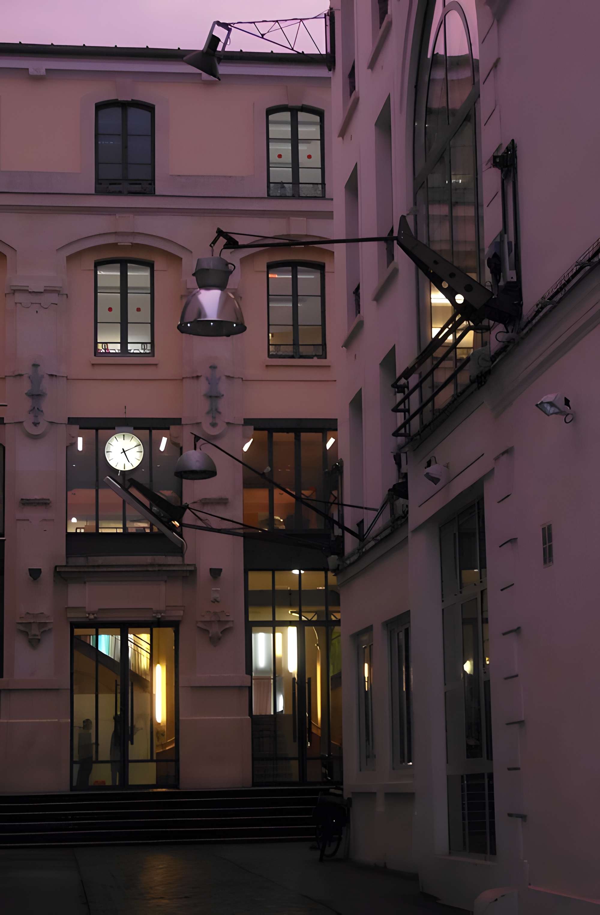 Ancienne fabrique d'instruments de musique  Gautrot-Couesnon , actuellement immeuble de l'Union Fraternelle des Métallurgistes