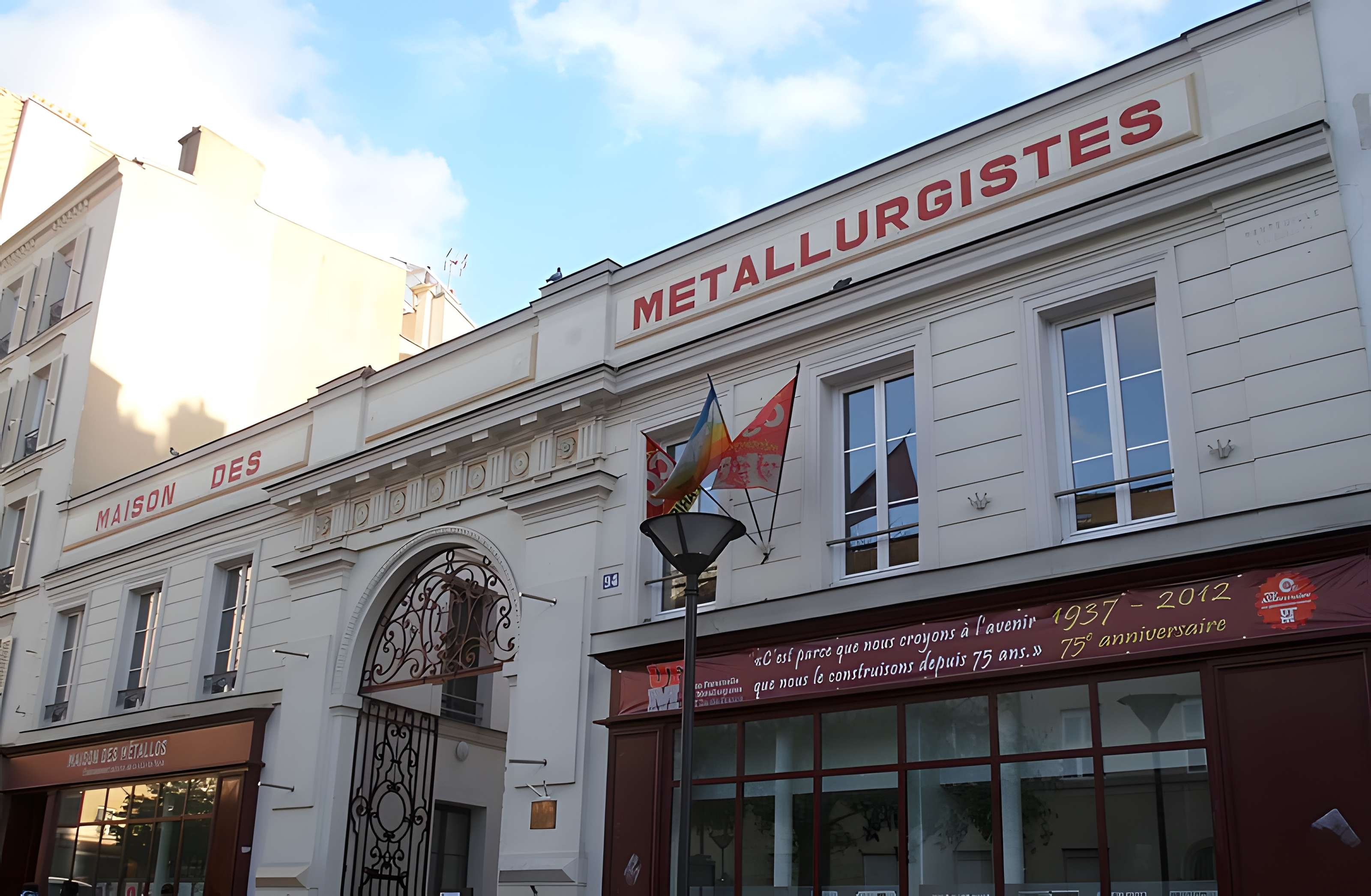Ancienne fabrique d'instruments de musique  Gautrot-Couesnon , actuellement immeuble de l'Union Fraternelle des Métallurgistes