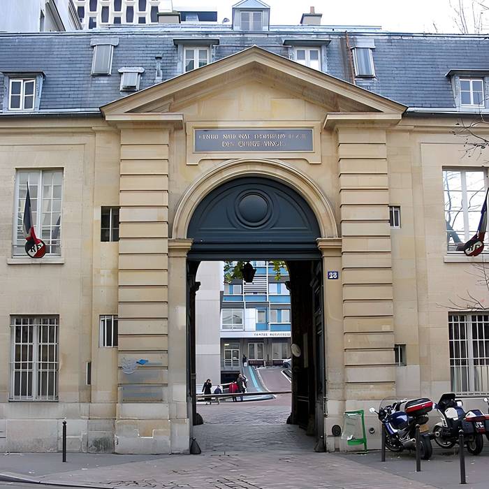 Photo de Ancienne caserne des Mousquetaires Noirs, dans lactuel Hôpital des Quinze-Vingts Centre dophtalmologie