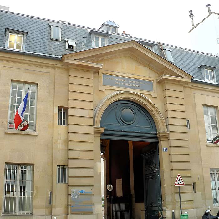 Photo de Ancienne caserne des Mousquetaires Noirs, dans lactuel Hôpital des Quinze-Vingts Centre dophtalmologie