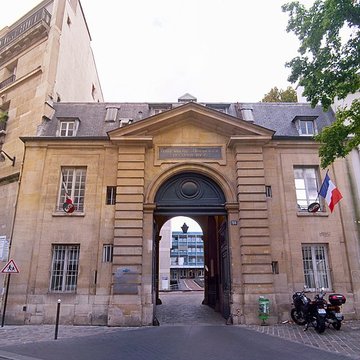 Ancienne caserne des Mousquetaires Noirs, dans lactuel Hôpital des Quinze-Vingts Centre dophtalmologie
