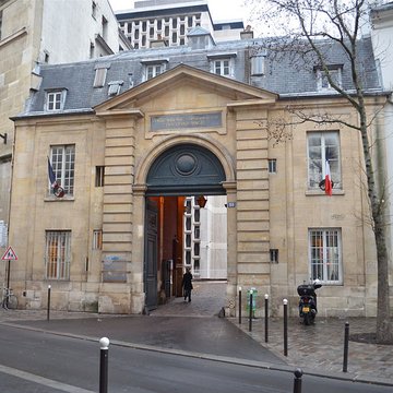 Ancienne caserne des Mousquetaires Noirs, dans lactuel Hôpital des Quinze-Vingts Centre dophtalmologie