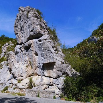 Roche ornée avec inscription gallo-romaine dite la Pierre Ecrite