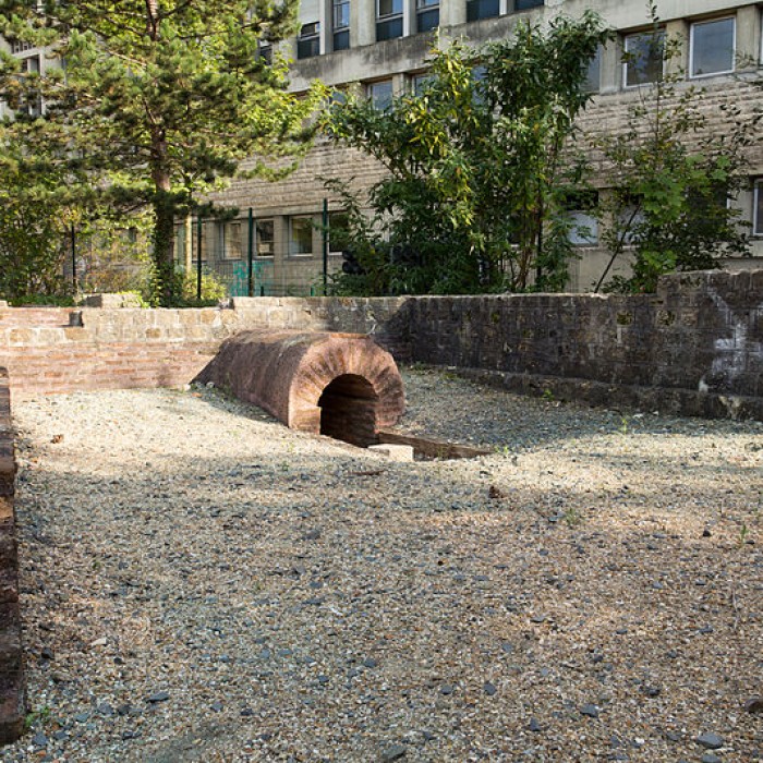 Photo de Jardin archéologique de lhôpital de Lisieux