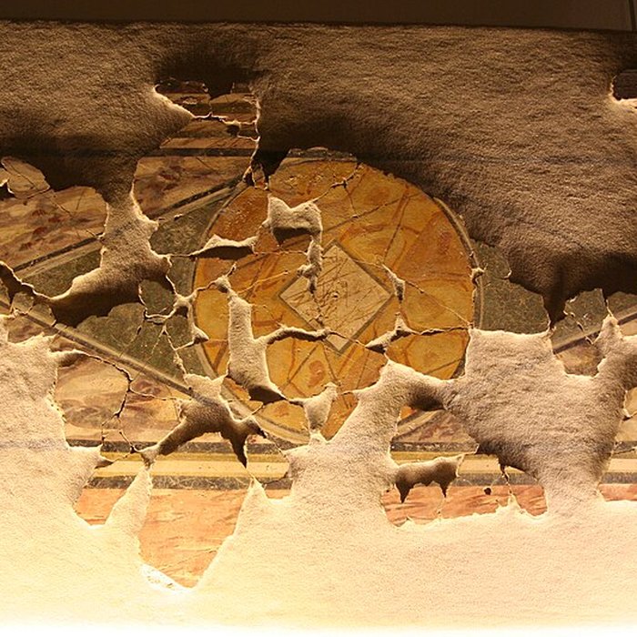 Photo de Jardin archéologique de lhôpital de Lisieux