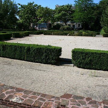 Jardin archéologique de lhôpital de Lisieux