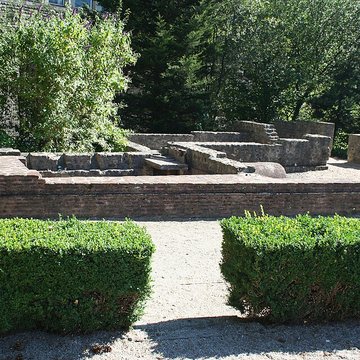Jardin archéologique de lhôpital de Lisieux