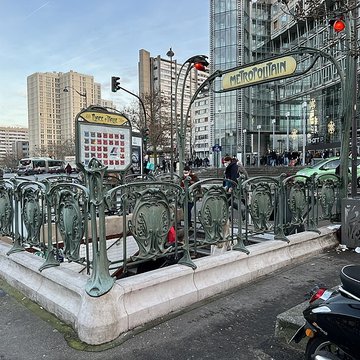 Métropolitain, station Campo-Formio