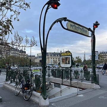 Métropolitain, station Campo-Formio