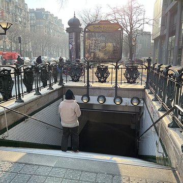 Métropolitain, station Campo-Formio