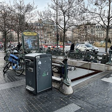 Métropolitain, station Campo-Formio