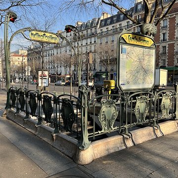 Métropolitain, station Campo-Formio