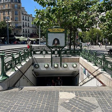 Métropolitain, station Campo-Formio