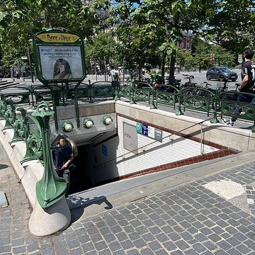 Métropolitain, station Campo-Formio