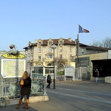 Métropolitain, station Campo-Formio