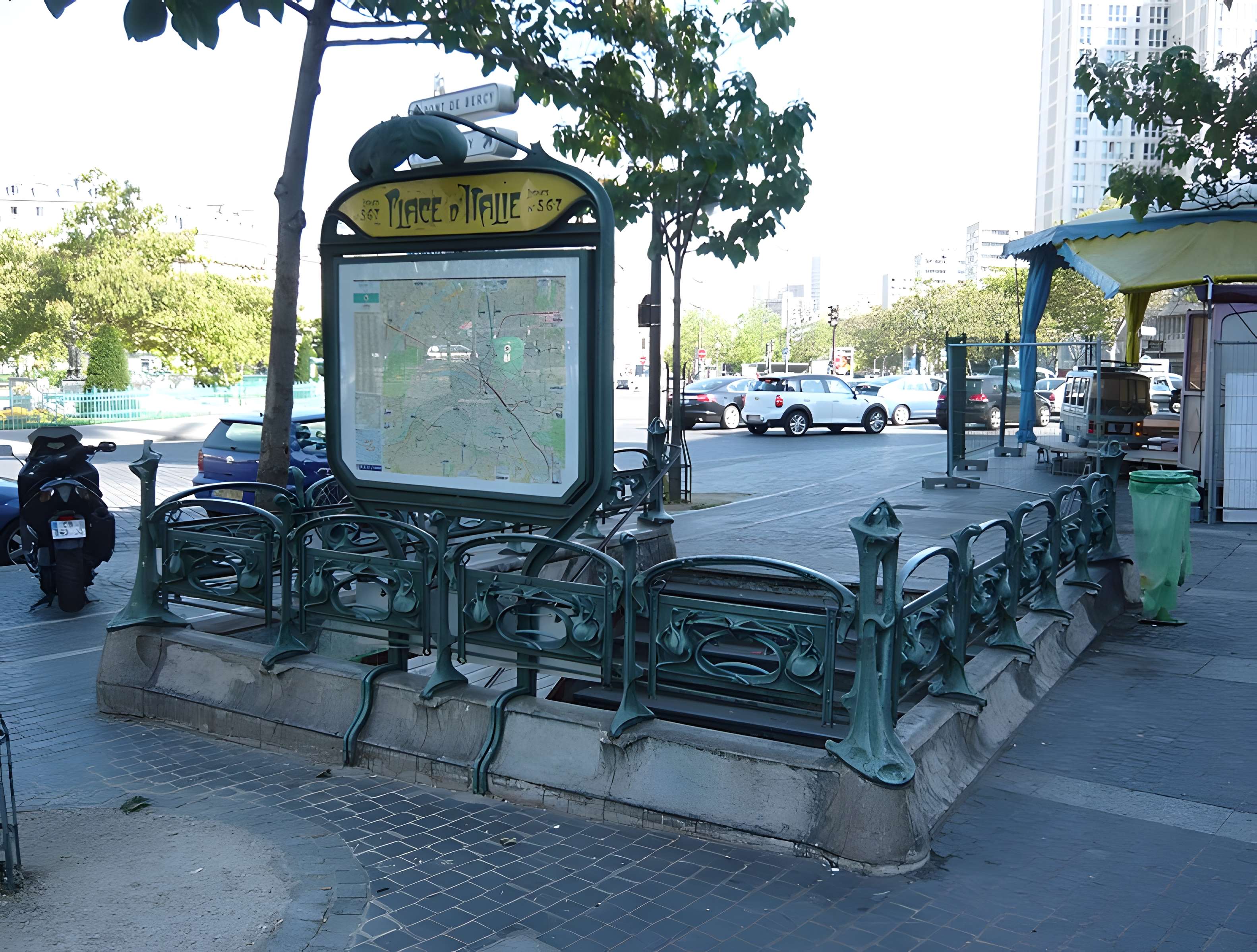 Métropolitain, station Campo-Formio