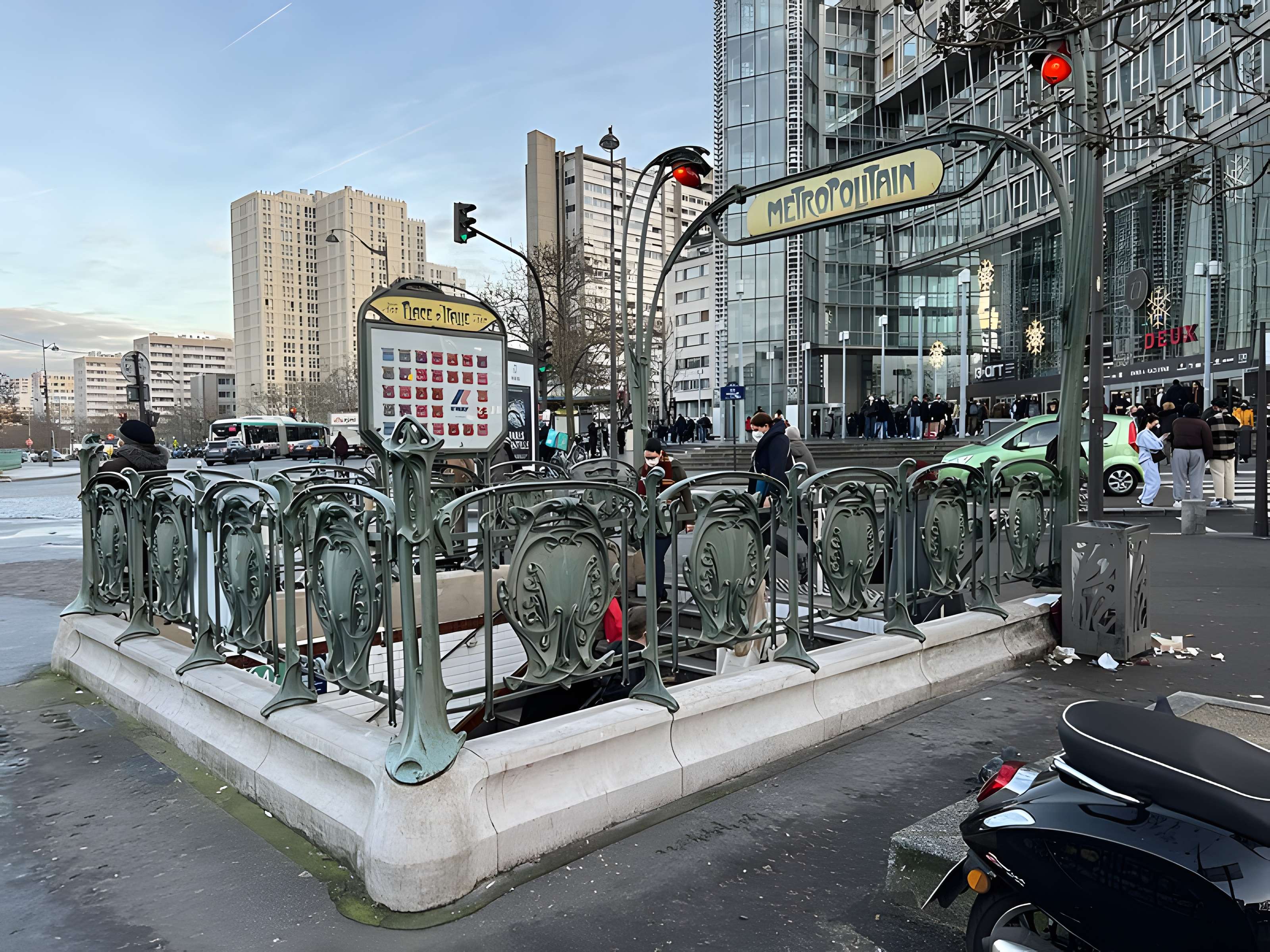 Métropolitain, station Campo-Formio