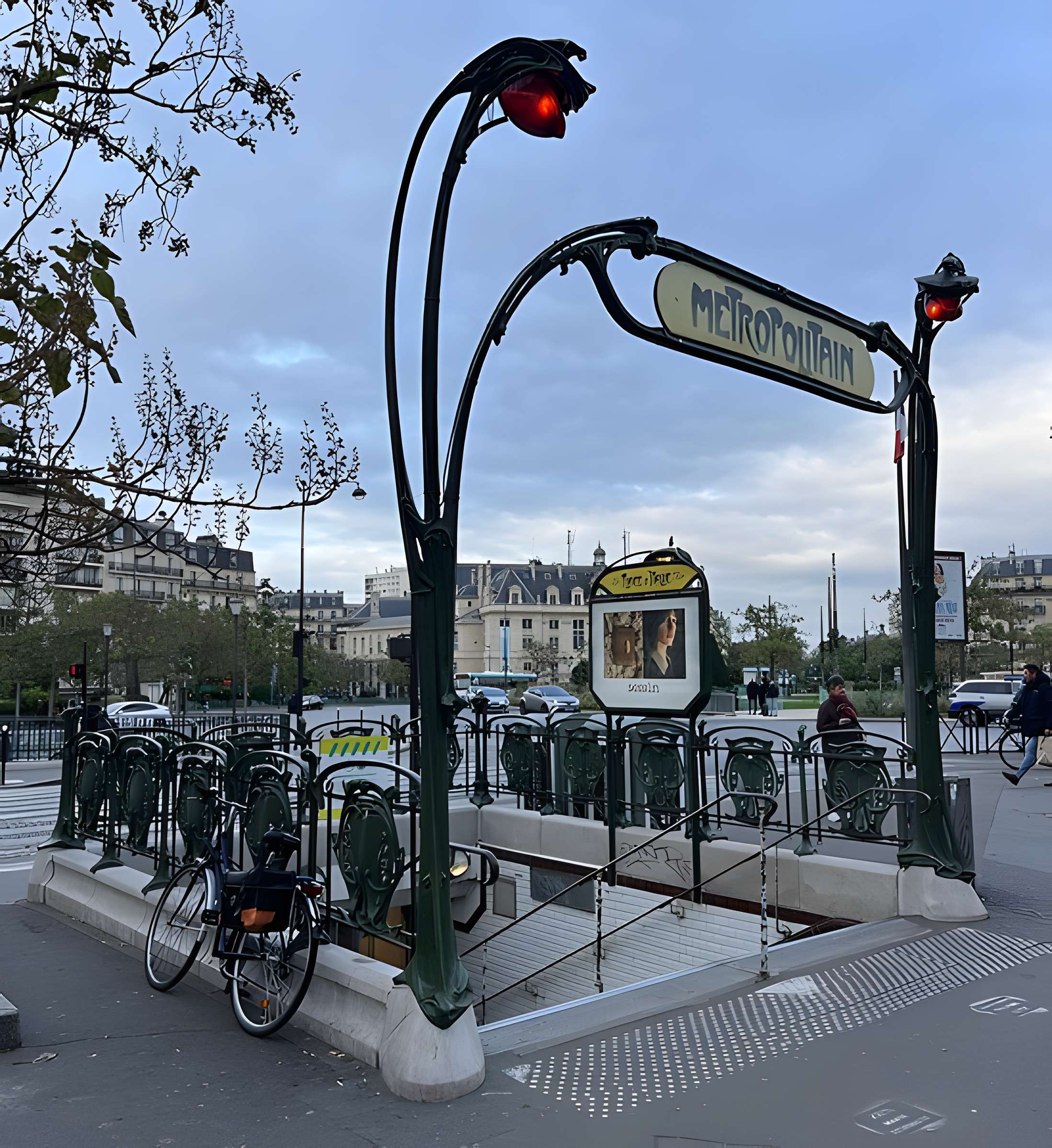 Métropolitain, station Campo-Formio