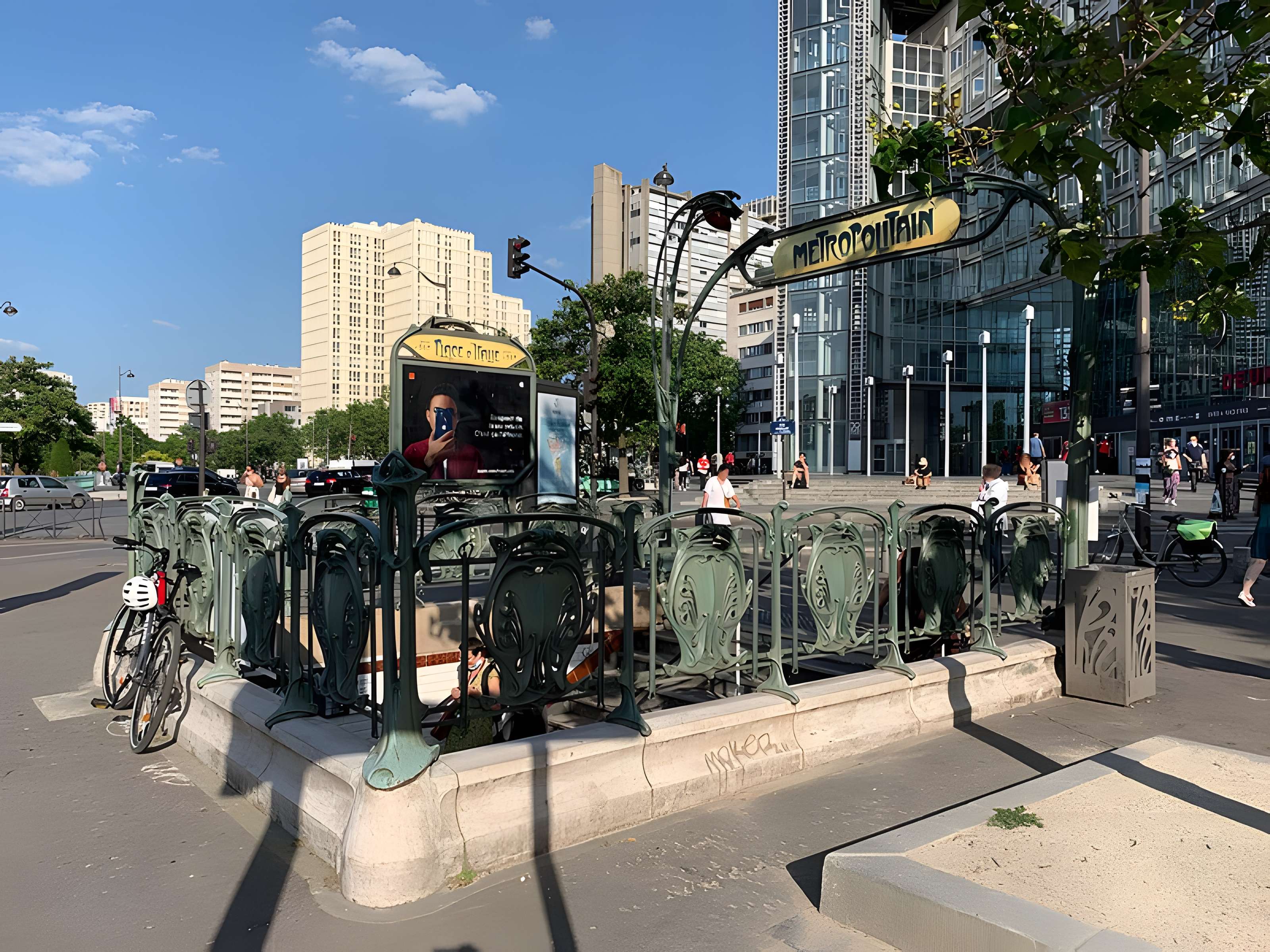 Métropolitain, station Campo-Formio