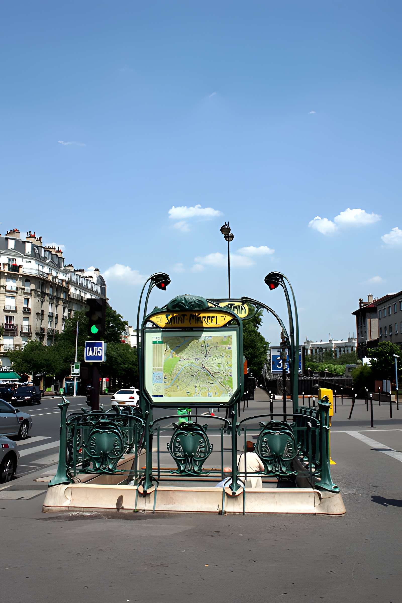 Métropolitain, station Campo-Formio