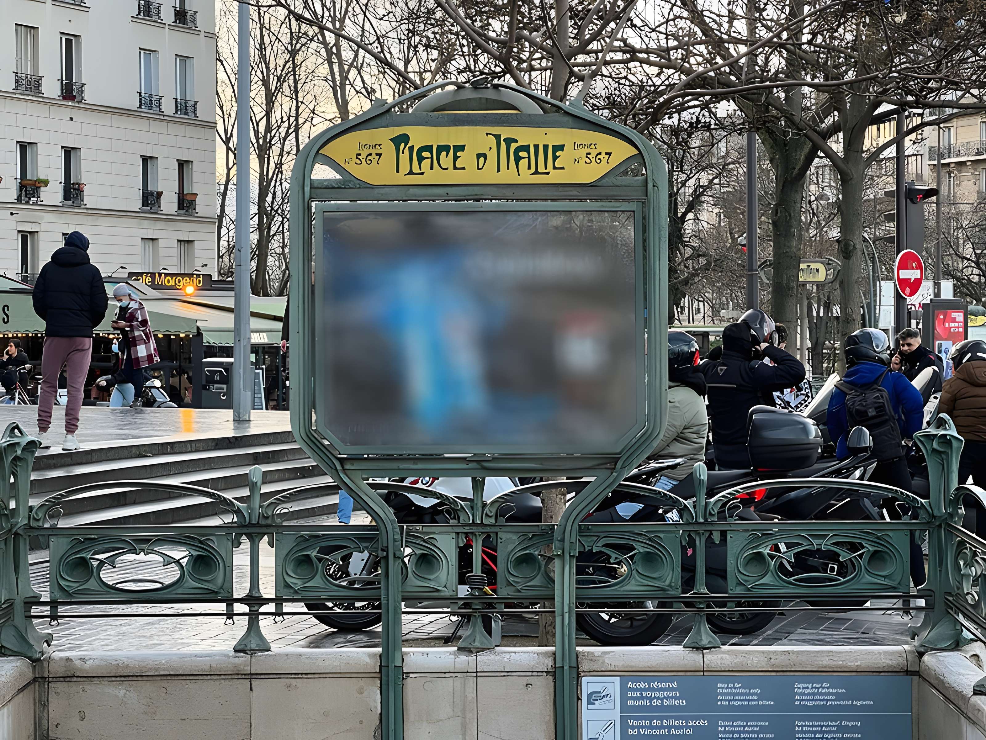 Métropolitain, station Campo-Formio