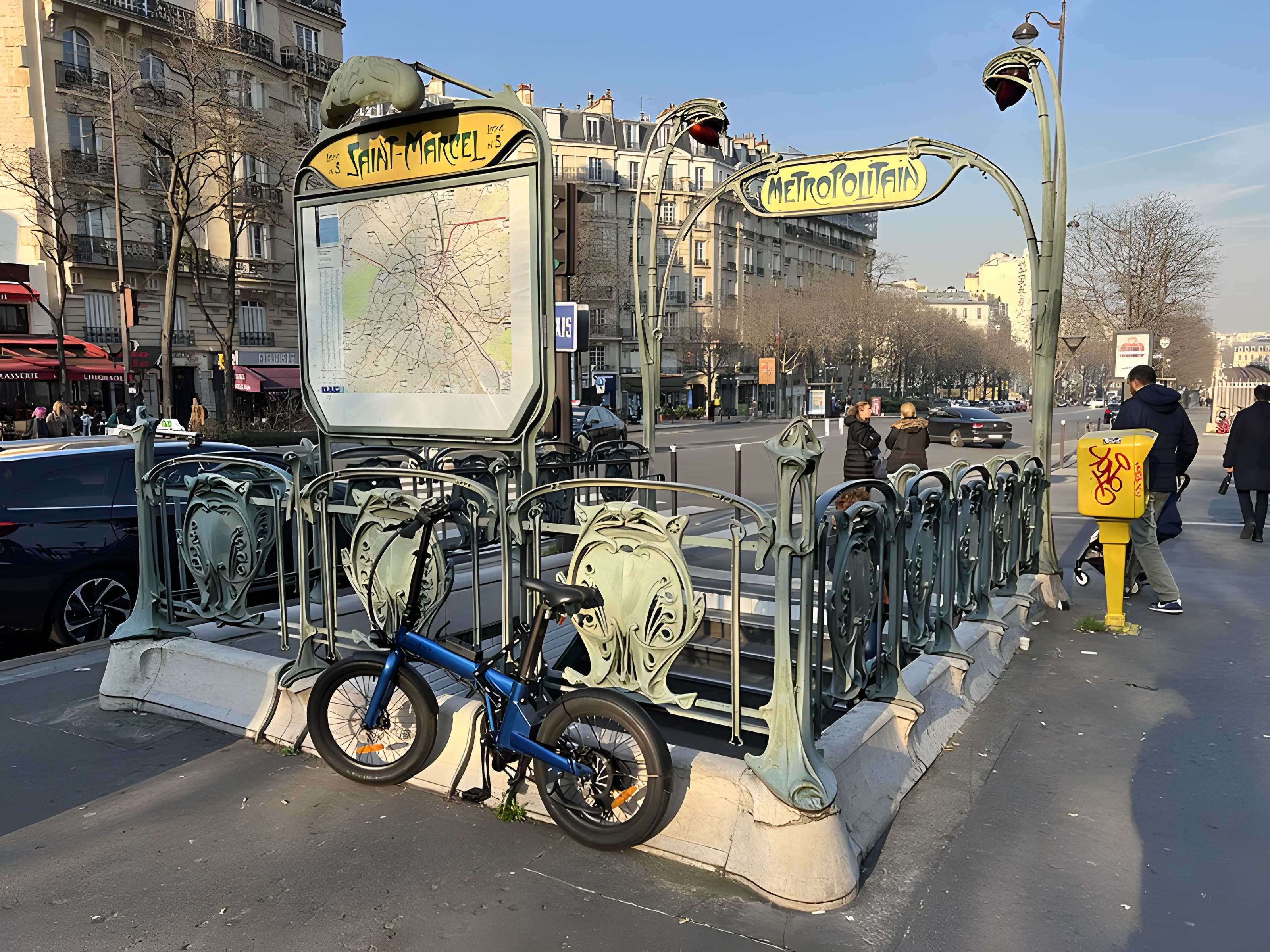 Métropolitain, station Campo-Formio
