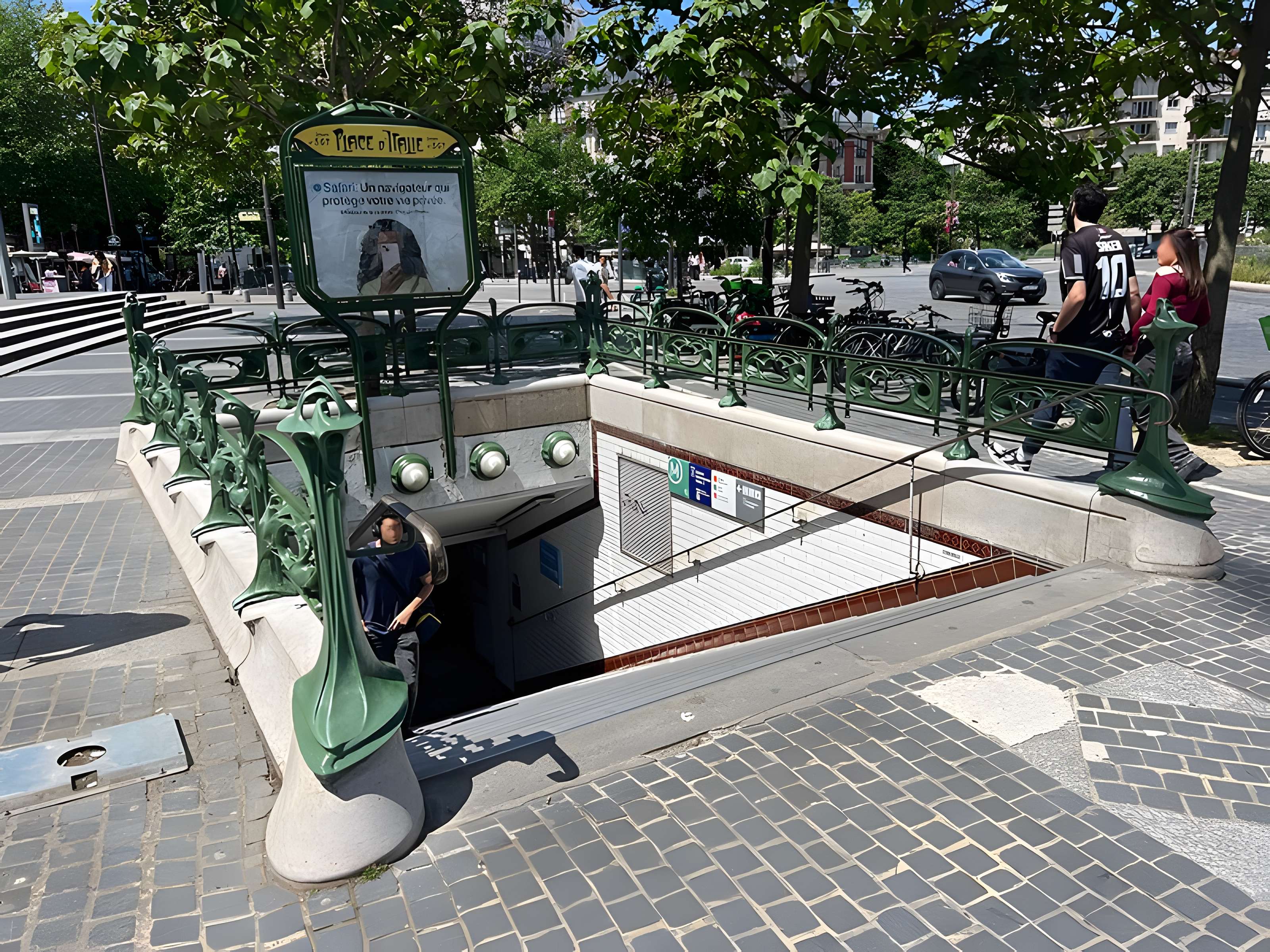 Métropolitain, station Campo-Formio
