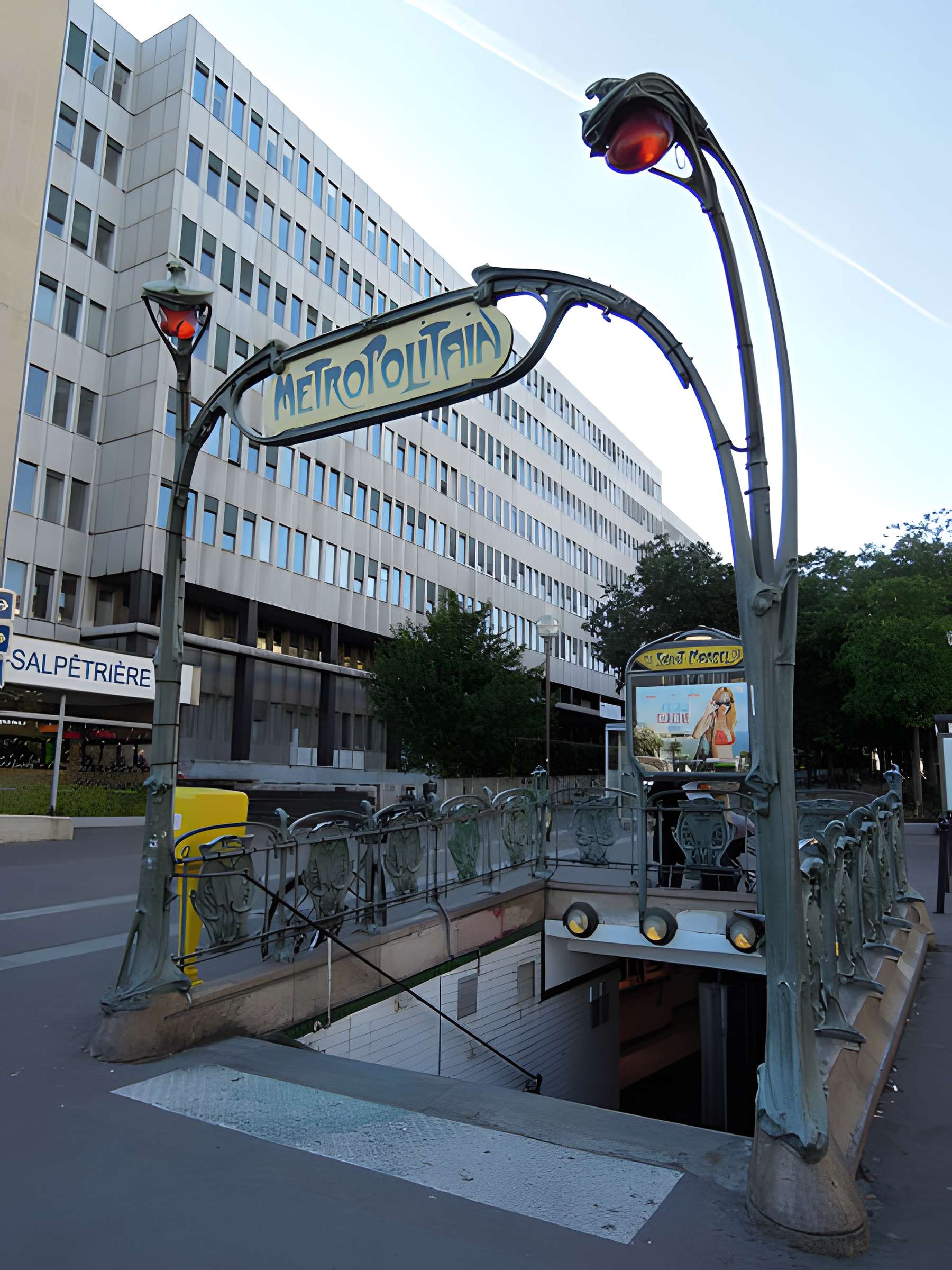 Métropolitain, station Campo-Formio