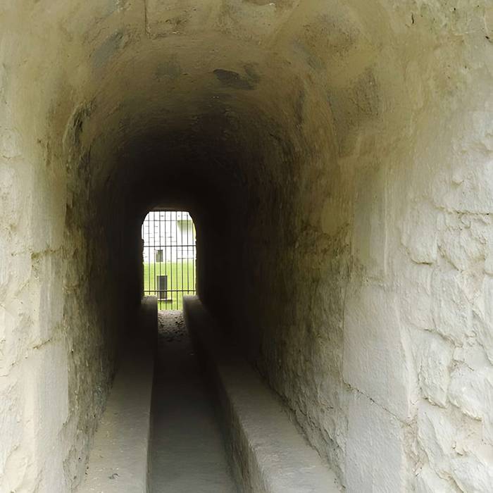 Photo de Ancien aqueduc des eaux de Rungis ou aqueduc Médicis également sur communes de Rungis, Arcueil, Fresnes, Cachan, LHay-les-Roses, Gentilly, dans le Val-de-Marne