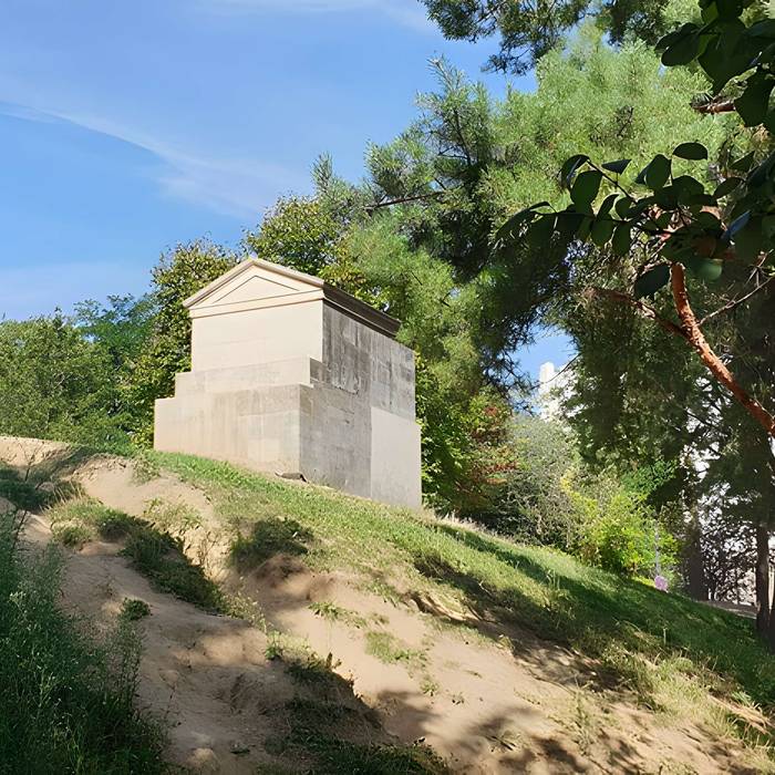 Photo de Ancien aqueduc des eaux de Rungis ou aqueduc Médicis également sur communes de Rungis, Arcueil, Fresnes, Cachan, LHay-les-Roses, Gentilly, dans le Val-de-Marne