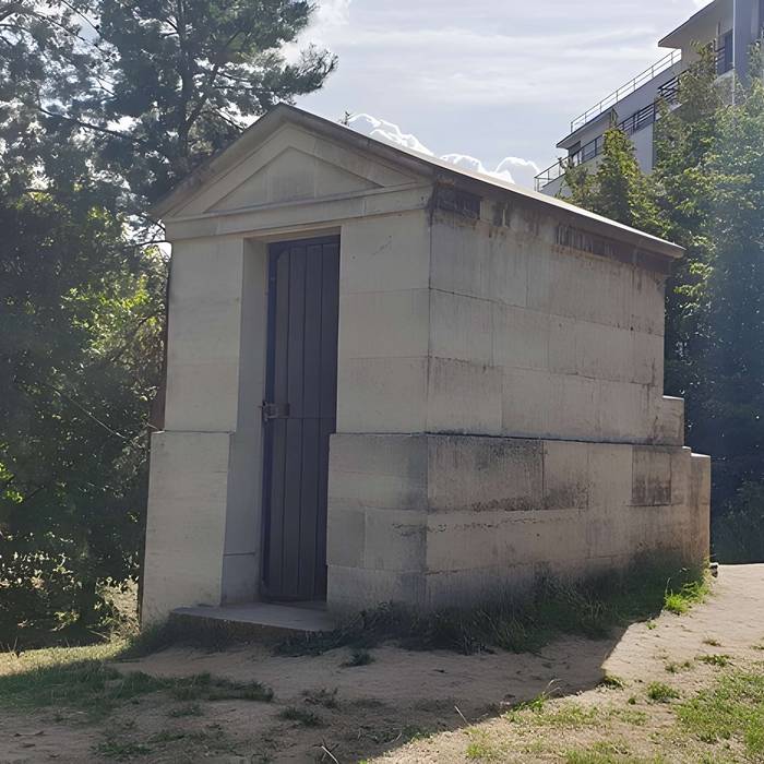 Photo de Ancien aqueduc des eaux de Rungis ou aqueduc Médicis également sur communes de Rungis, Arcueil, Fresnes, Cachan, LHay-les-Roses, Gentilly, dans le Val-de-Marne
