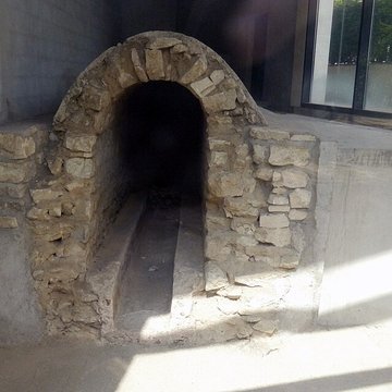 Ancien aqueduc des eaux de Rungis ou aqueduc Médicis également sur communes de Rungis, Arcueil, Fresnes, Cachan, LHay-les-Roses, Gentilly, dans le Val-de-Marne