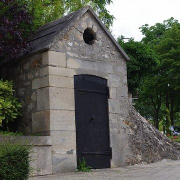 Ancien aqueduc des eaux de Rungis ou aqueduc Médicis également sur communes de Rungis, Arcueil, Fresnes, Cachan, LHay-les-Roses, Gentilly, dans le Val-de-Marne