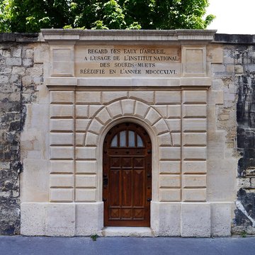 Ancien aqueduc des eaux de Rungis ou aqueduc Médicis également sur communes de Rungis, Arcueil, Fresnes, Cachan, LHay-les-Roses, Gentilly, dans le Val-de-Marne