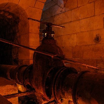 Ancien aqueduc des eaux de Rungis ou aqueduc Médicis également sur communes de Rungis, Arcueil, Fresnes, Cachan, LHay-les-Roses, Gentilly, dans le Val-de-Marne